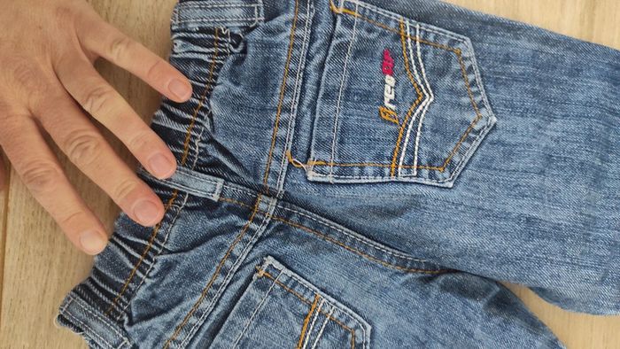 Jean voiture brodé taille élastique confortable pour l'enfant - photo numéro 5