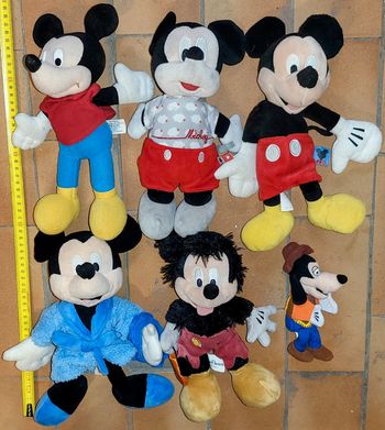 Lot de peluche Walt Disney Mickey Mouse