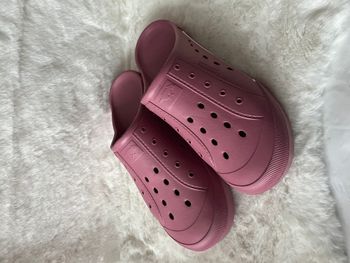 Sandales / Crocs roses pointure 41 rocket dog