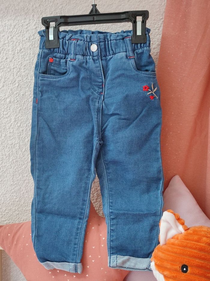 Pantalon en jean fleur - Resserré à la taille - 23 mois - Très bon état - Orchestra - photo numéro 2