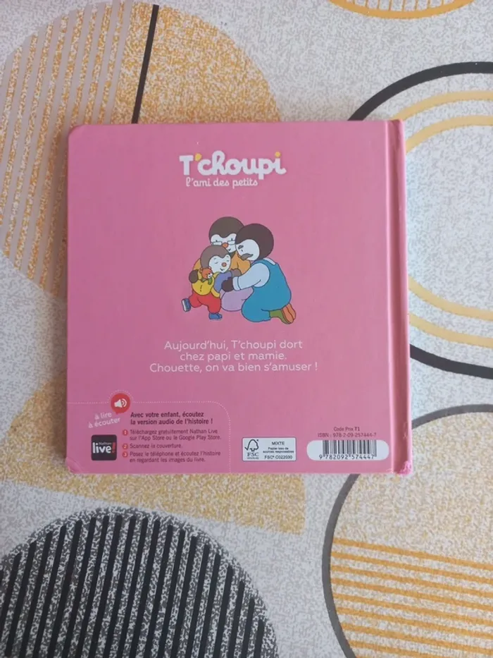 Livre Nathan Tchoupi dort chez papi et mamie tome 48 - photo numéro 2