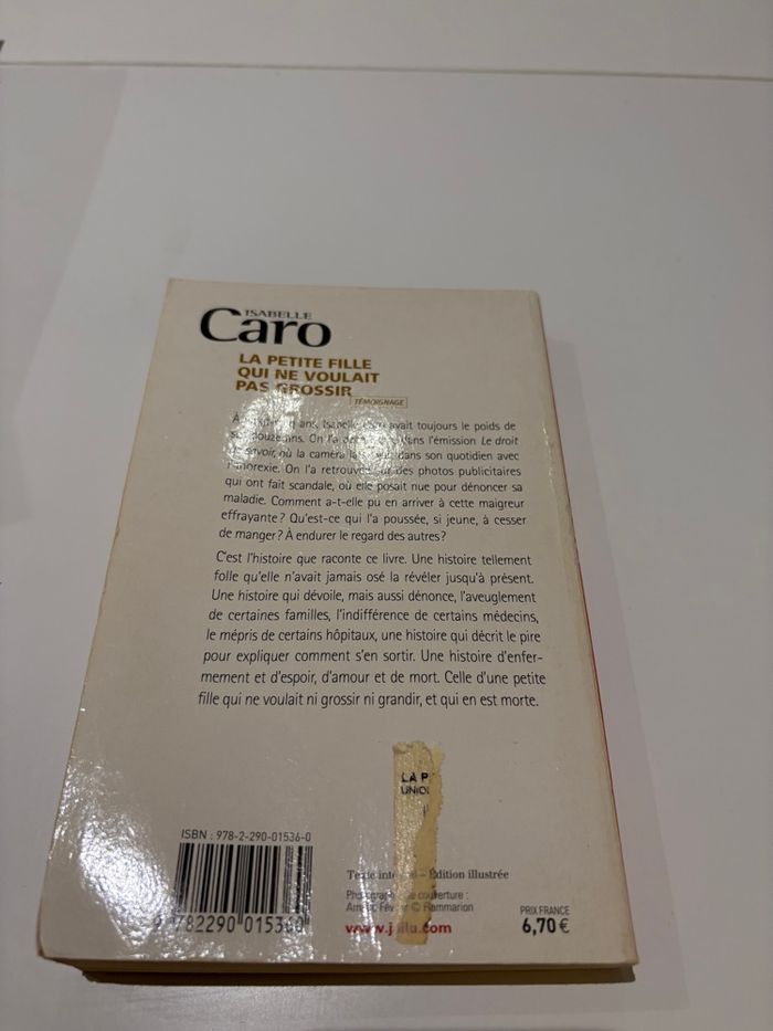 Livre témoignage « La petite fille qui ne voulait pas grossir - Ma bataille contre l’anorexie » d’Isabelle Caro édition J’ai lu - photo numéro 2