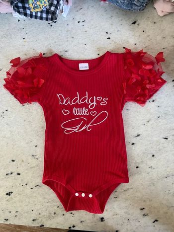 Joli bodie rouge fantaisie 12/18 mois