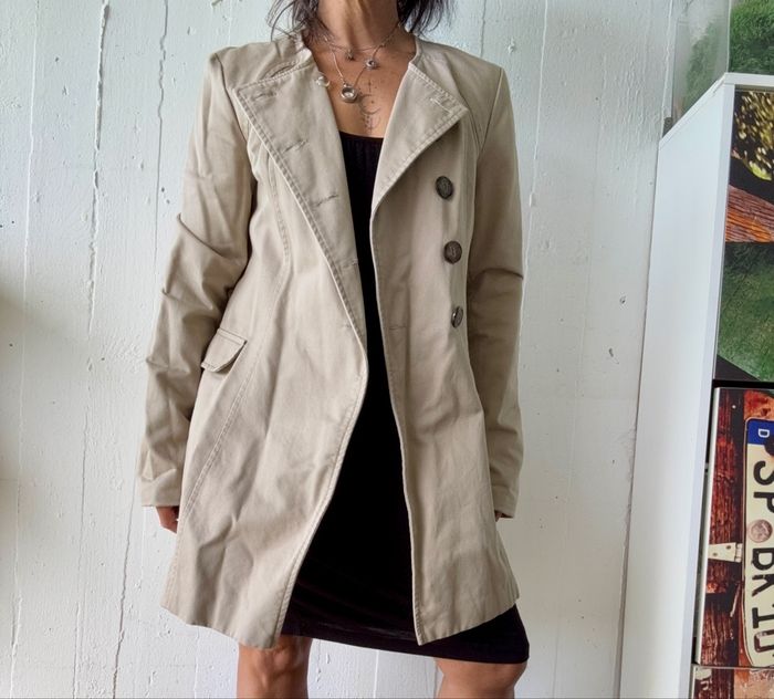 Veste Camaïeu Porté une fois comme neuf  Etiquette taille et composition coupée car trop longue  Tout doublé  Détails cf photos Prix d'achat 60€ - photo numéro 6