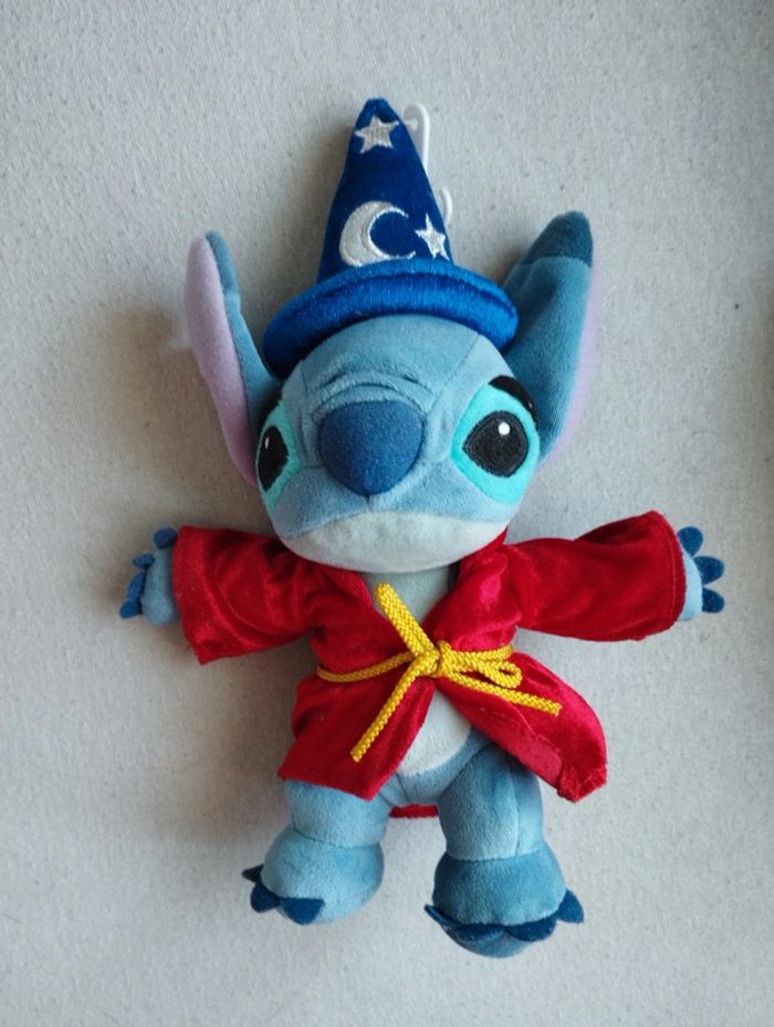 Peluche Stitch magicien