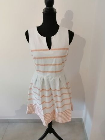 Jolie robe blanche et rose taille 42