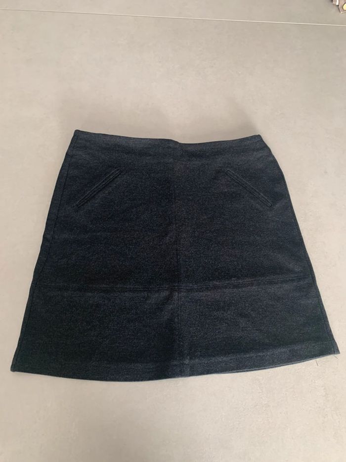 Magnifique jupe camaïeu grise anthracite taille 40 en parfait état