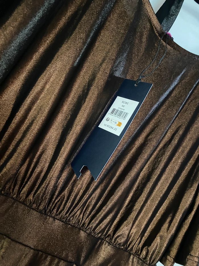 Robe effet cuivré de la laque Bella Vita taille 46 Neuve - photo numéro 3