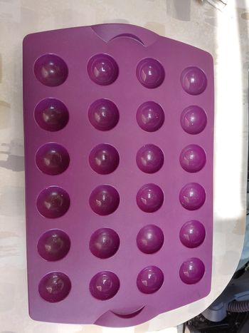 Tupperware moule silicone mini dôme violet