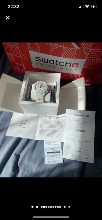 Omega X swatch moonswatch speedmaster mission to the moon phase snoopy edition, coloris white