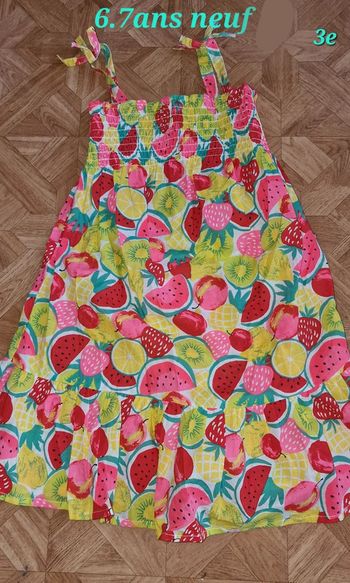 Robe 7ans légère neuf