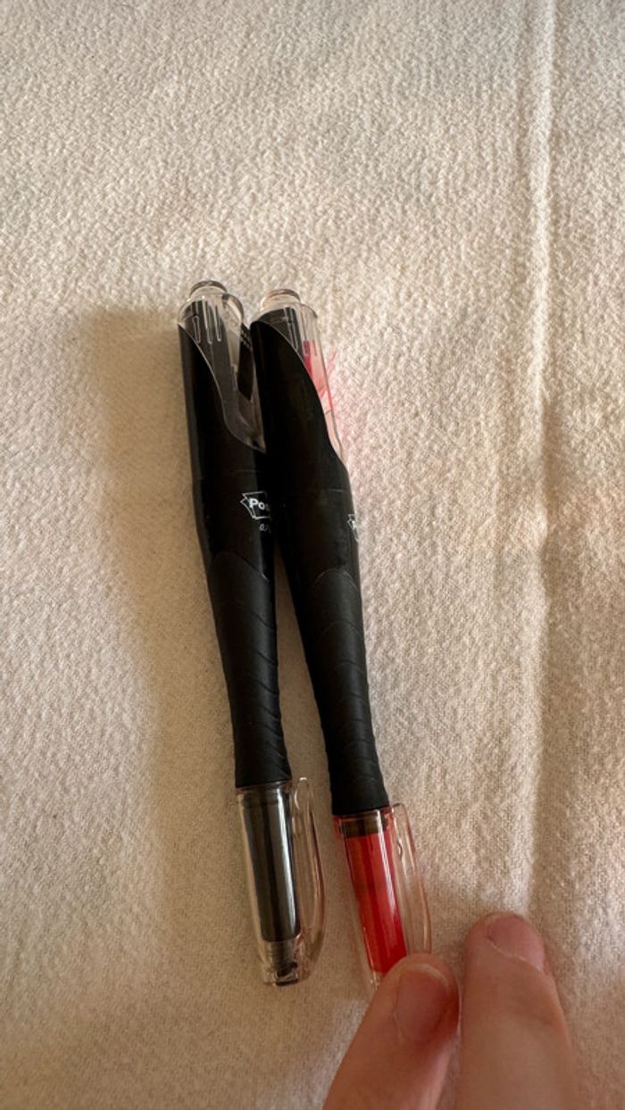 Ensemble de 2 stylos à gel avec des post it (noir, et rouge) - photo numéro 3