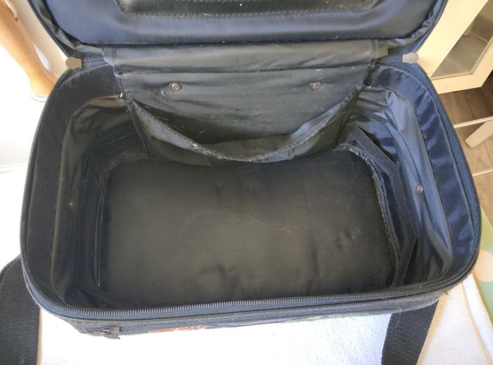 Vanity de voyage a bandoulière - photo numéro 2