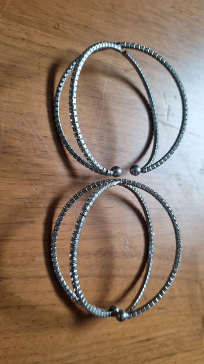 2 bracelets souple neuf argentés et diamants 😉