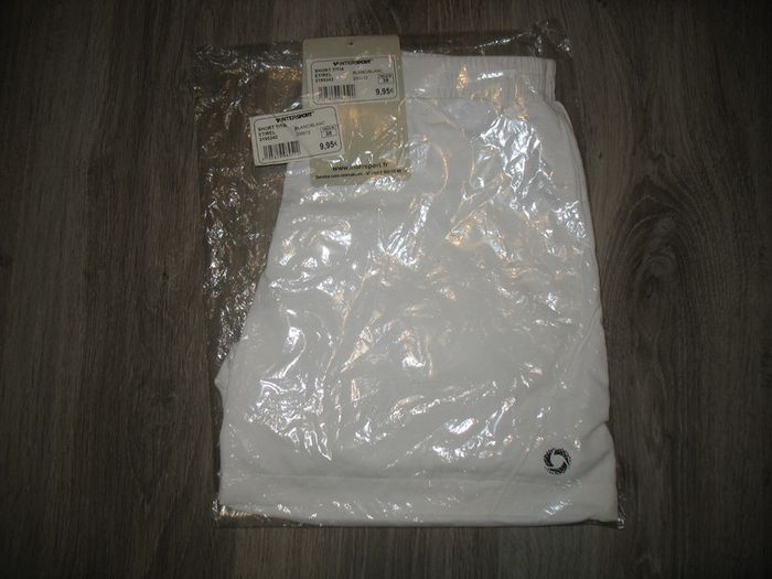SHORT BLANC "ETIREL BY INTERSPORT " - NEUF - TAILLE 38 - n°01