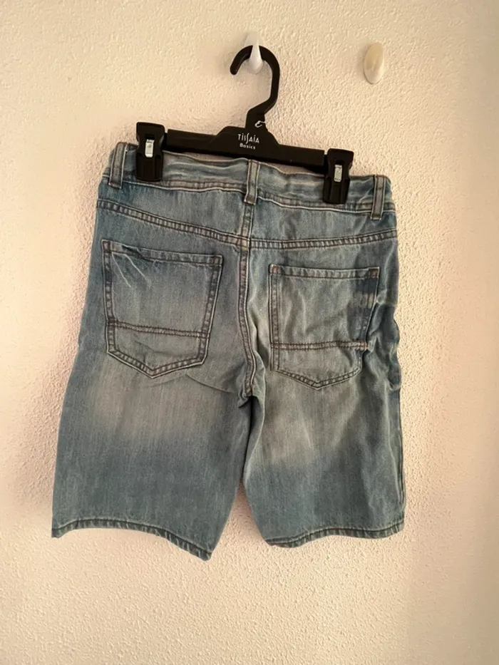Short en jean kiabi taille XXS/ 12 ans 💫 - photo numéro 2
