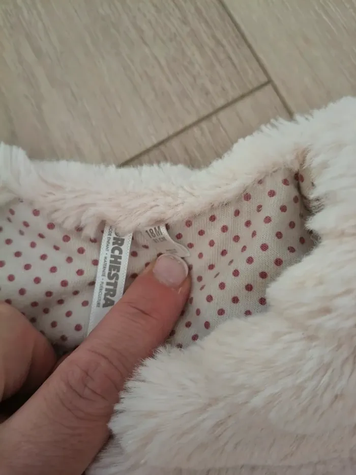 Veste fourrure sans manche taille 18 mois - photo numéro 3