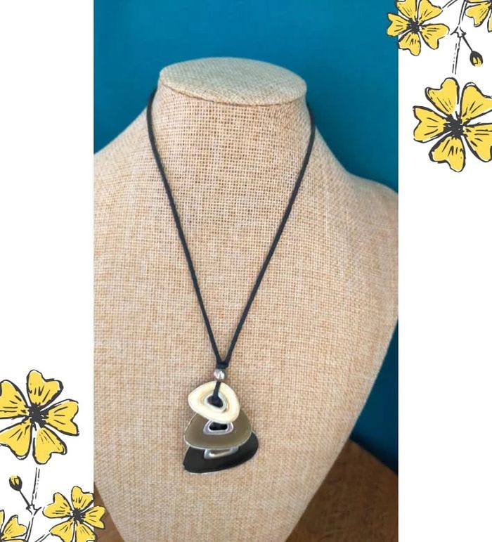 Collier pendentif géométrique vintage – Collection Sable & Ébène - photo numéro 6