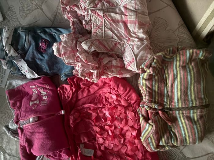 Lot vêtements 1 an
