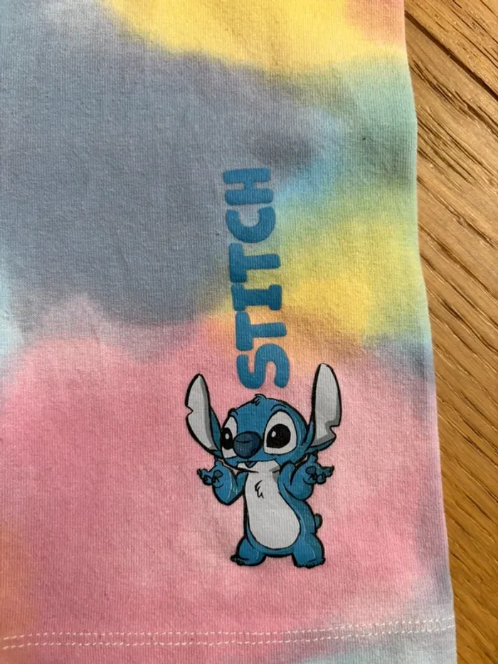 Superbe ensemble Disney Stitch 8 ans - photo numéro 3