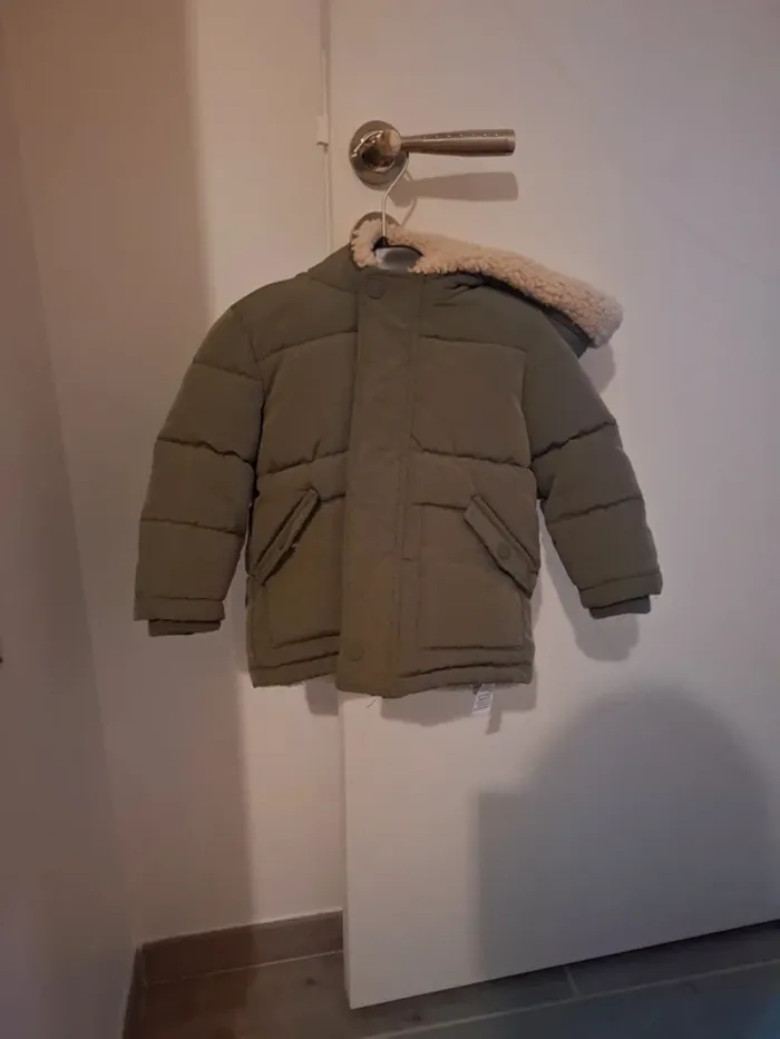 Doudoune molletonné pour l’hiver taille 18 mois
