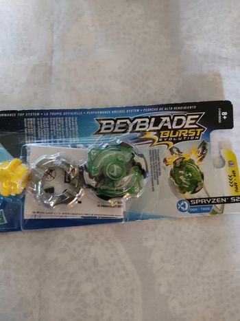 Toupie Beyblade Burst Spryzen S2