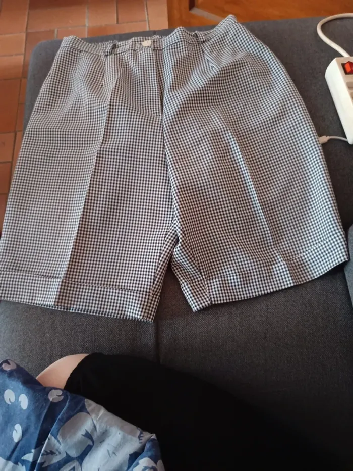 Short gris motif vichy taille 38/40 (taille 2) - photo numéro 2