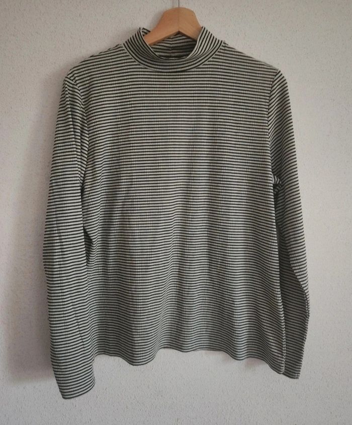 Haut rayé noir et blanc – Manches longues – Col montant – Taille L – Kiabi