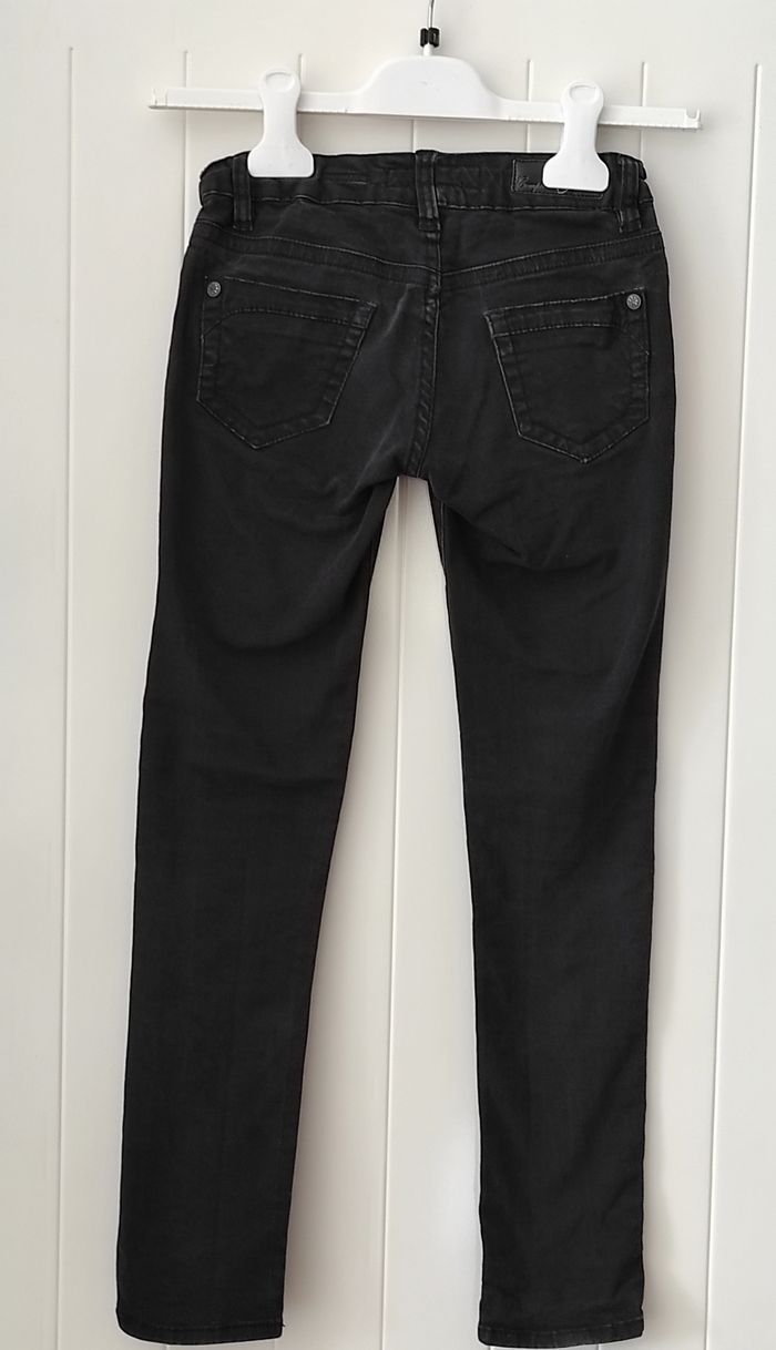 👧 Jean skinny fille 8 ans – Noir – Très bon état - photo numéro 3