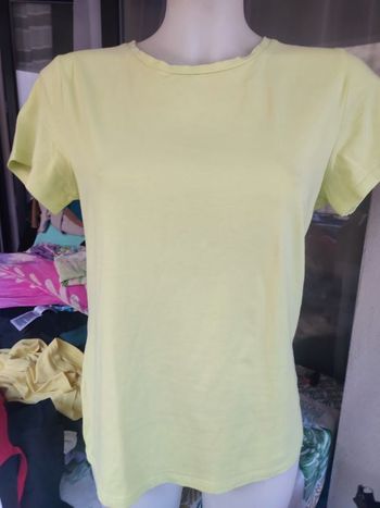 #kytie38femme. Tee-shirt manches courtes taille 38/40