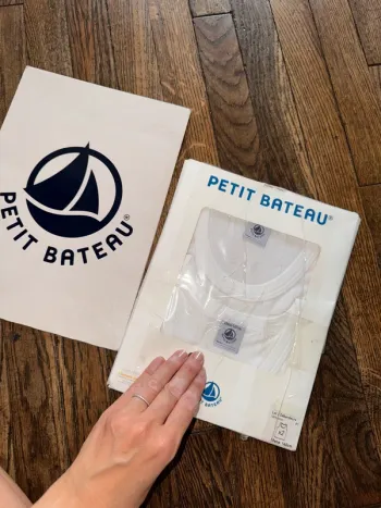 lot débardeurs petit bateau 10 ans neufs, boite abimée