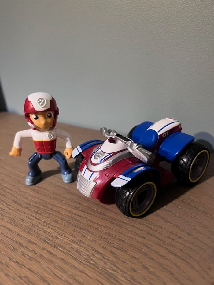 PAT PATROUILLE ET VÉHICULE - photo numéro 2