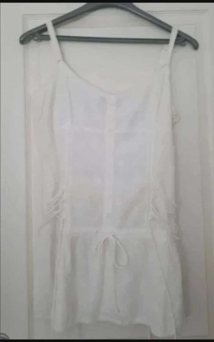 blouse blanche brodée fines bretelles taille 42