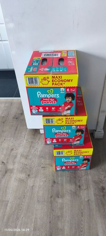 3 Pampers pants taille 6