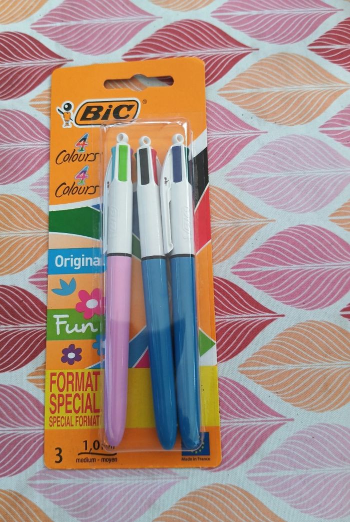 Pack stylos 4 couleurs Bic