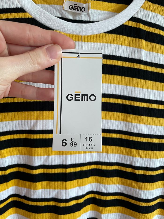 Tee shirt a manches courtes à rayures jaunes, blanches et noires, taille 16 ans, marque Gemo - photo numéro 2