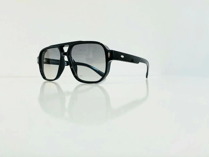 Lunette de soleil mixte noire verres dégradés uvprotection catégorie 2