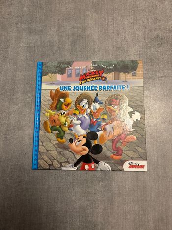Livre mes petites histoires, Mickey et ses amis, une journée parfaite