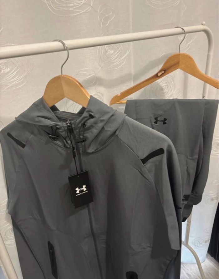 Ensemble Under Armour gris foncé - photo numéro 3