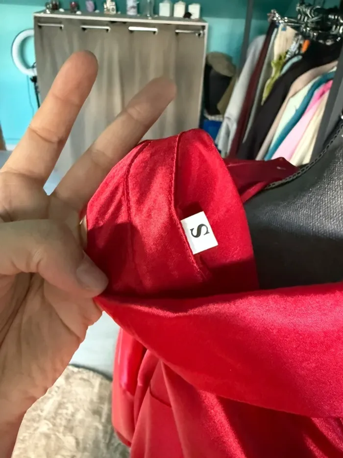 chemise shein satin rouge - photo numéro 4