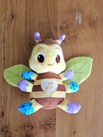Peluche Maëlle, mon abeille des découvertes