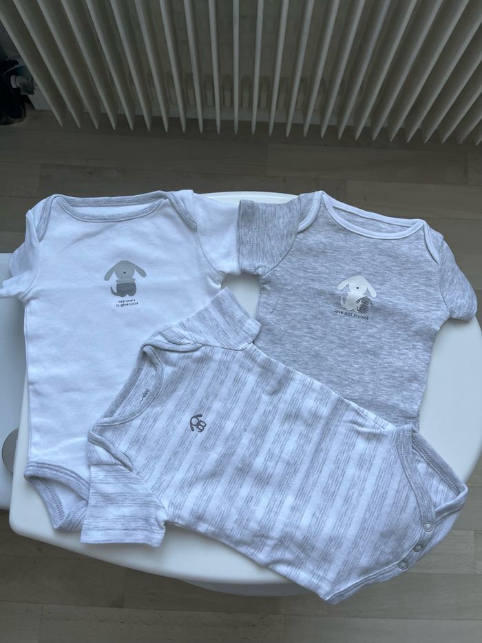 Lot de 3 Bodies  Obaïbi 3 mois