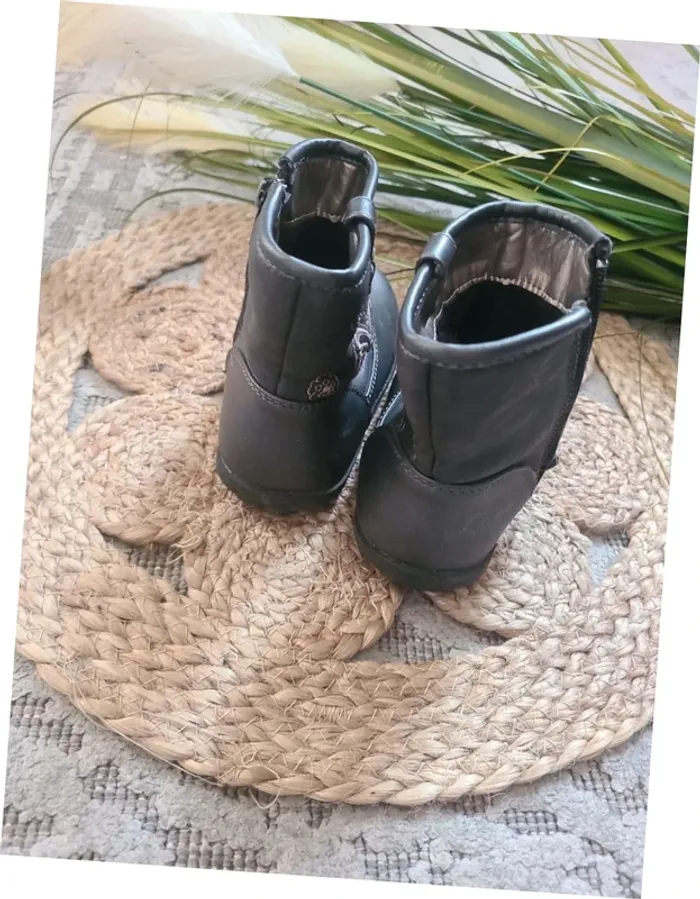 Bottines taille 23 - photo numéro 3
