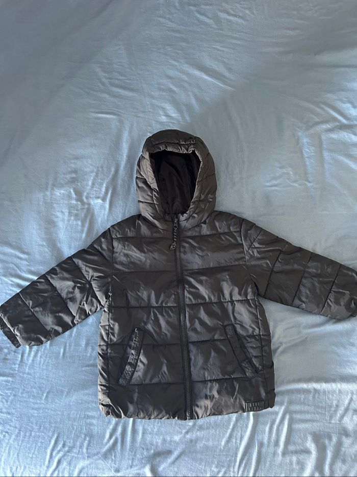 Lot vêtements garçon 5-6 ans - photo numéro 2