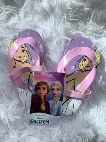 Tongs la reine des neiges Taille 19/20 Neuf