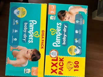 2 cartons de couches Pampers t 3