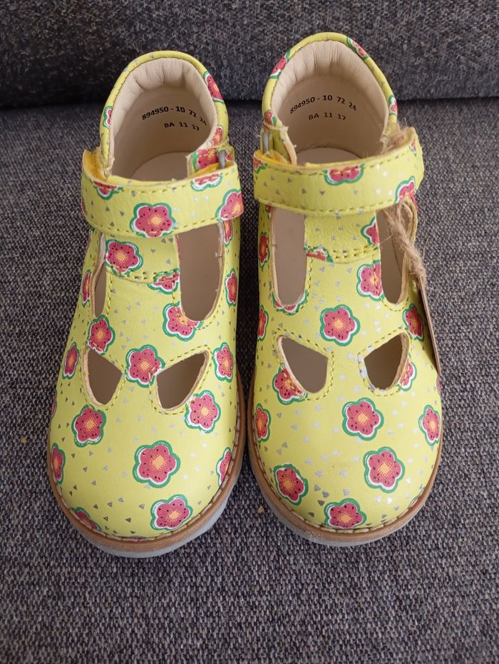 Kickers neuves pour fille en taille 24 - photo numéro 2