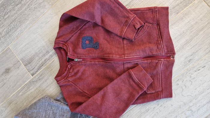 Lot 2 gilets léger, taille 5 ans - photo numéro 2