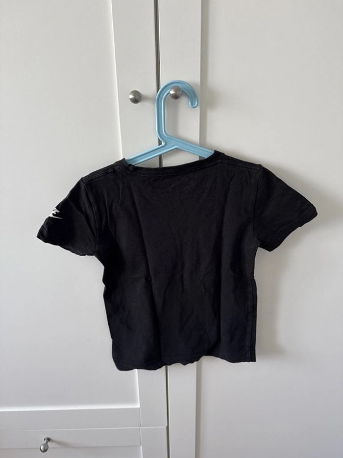 T-shirt Nike 4/5 ans - photo numéro 2
