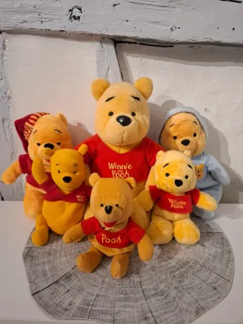 Lot de peluches de Winnie l'Ourson